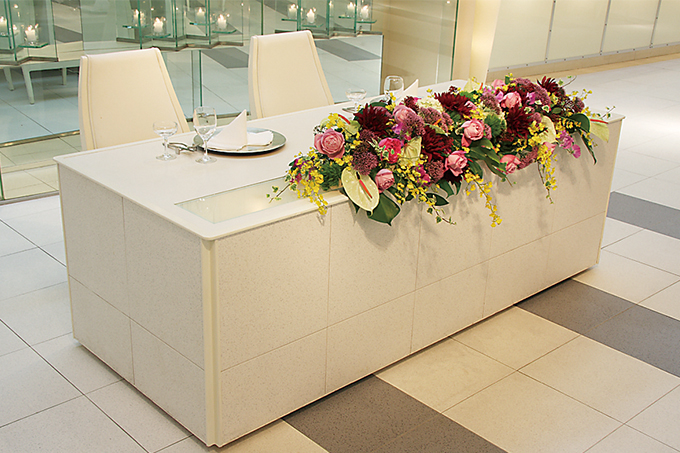 テーブルの花 テーブルを彩る花装飾について「食卓のお花の飾り方」センターピースと